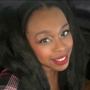 Meet your Posher, Angelle